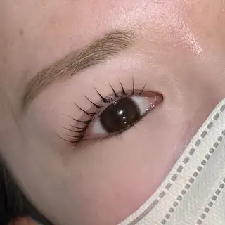 マツエク・マツパ m.wish Yuna🍒の眉毛・アイブロウイメージ