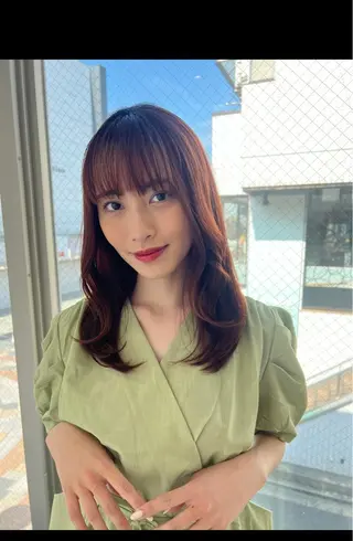 ミディアム 瀧上 菜津美のヘアスタイル