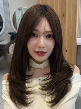 セミロング レイヤー/顔周り /韓国ヘア/TAKUのヘアスタイル