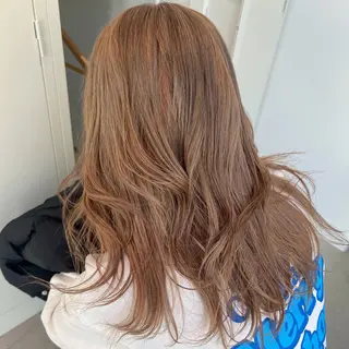 セミロング カラー 艶ハイトーン🔆 ️️️安座間 希のヘアスタイル
