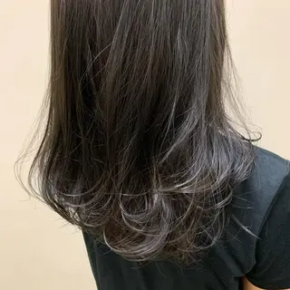 ミディアム カラー ayaka 縮毛矯正レイヤーのヘアスタイル