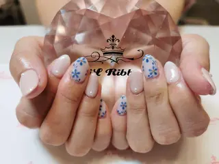 ネイル ネイルリボン 受付スタッフのネイルデザイン