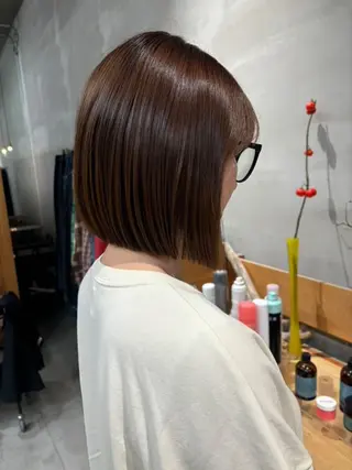 瑠己杏 :ボブ/ ハイトーンワンカラーのヘアスタイル