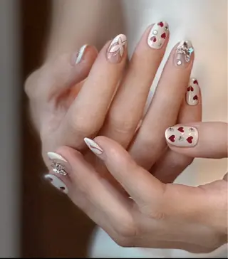 ネイル 横浜市中区曙町 ネイルE·U·Bのネイルデザイン