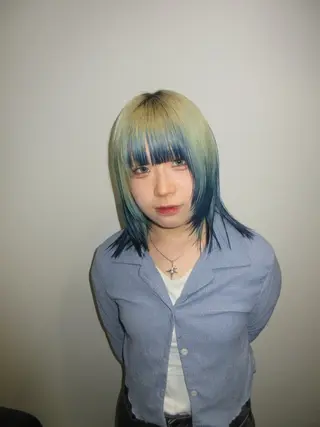 ミディアム カラー 似合わせスタイル☁️ 堀内志茉🍀のヘアスタイル