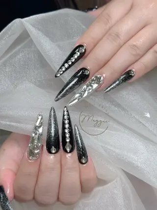 ネイル Maggie Nail🦩のネイルデザイン