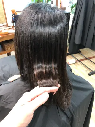 セミロング 髪質改善ayame 横山諒のヘアスタイル