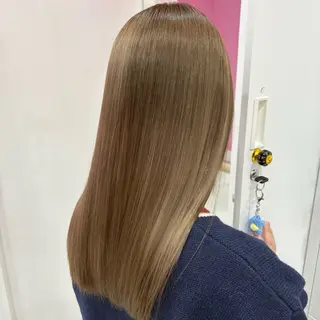 セミロング カラー ブリーチ⏳艶カラー Natsukiのヘアスタイル