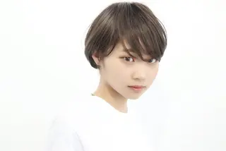ショート カラー 日高 香織のヘアスタイル
