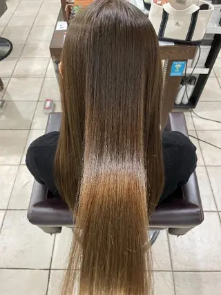 ロング 勝連 利恵のヘアスタイル