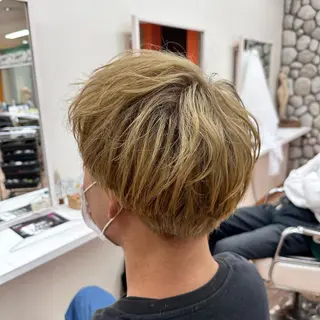 カラー ゲンキ /ウルフカットのヘアスタイル