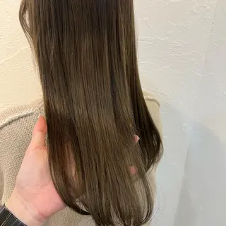 セミロング mia over hairのヘアスタイル