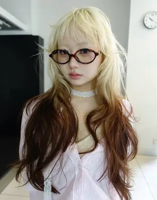 カラー コウ チホウのヘアスタイル