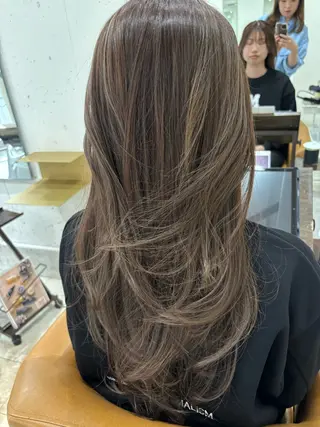 ロング COCONA/ORO モデル様募集中のヘアスタイル