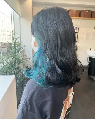 セミロング カラー RU RIのヘアスタイル