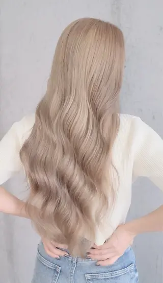 ロング カラー Mariana/ 鶴原-ハイライトのヘアスタイル