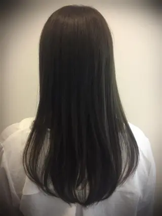 ロング カラー 吉川 茉由子のヘアスタイル