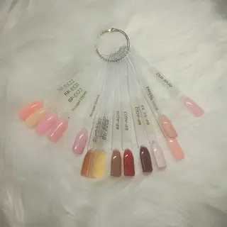 カラー Reivl  Nails のネイルデザイン