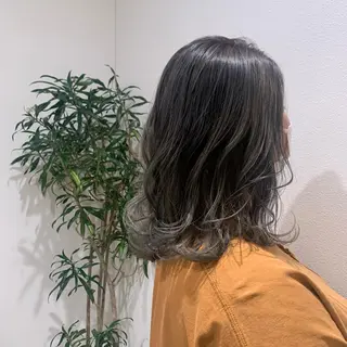 ミディアム 川口 絵理のヘアスタイル