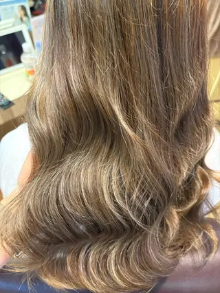 カラー ヨウコ YOKOのヘアスタイル