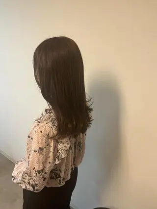 セミロング 縮毛矯正✨グレー ジュカラー✨MOEのヘアスタイル