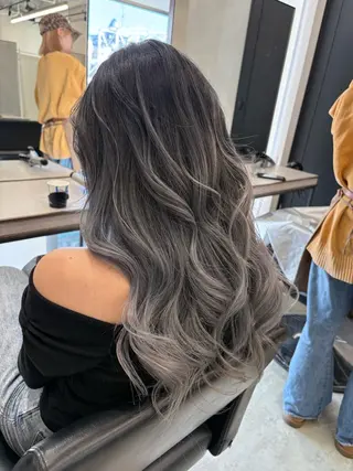 ロング 渋谷ハイトーン/ デザインカラー阿部のヘアスタイル