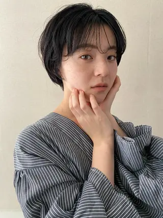 ショート レイヤー🌟艶カラー 🕊まやのヘアスタイル