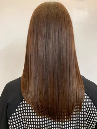 ミディアム カラー トップ スタイリストのヘアスタイル