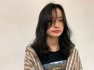 ミディアム 透明感カラー 金村真子のヘアスタイル