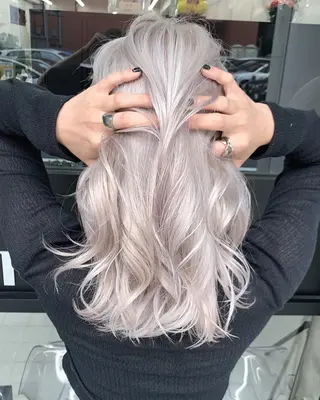 カラー BLEACHi /noeのヘアスタイル