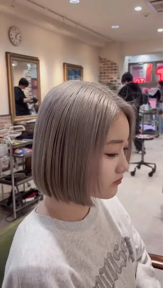 ショート カラー 越冨　レイヤー/ 顔周り特化/髪質改善のヘアスタイル