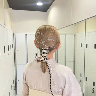 ミディアム ヘアアレンジ 垢抜け小顔レイヤー オリーブ/スミレのヘアスタイル