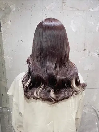 カラー ブリーチ縮毛矯正加藤 赤み無し透明感ヘアのヘアスタイル