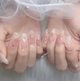 ネイル Hin Nailsのネイルデザイン