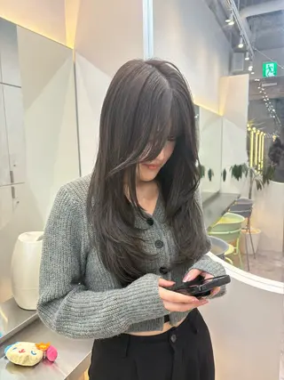 ロング レイヤー/ウルフ/ 縮毛矯正/照井友梨のヘアスタイル