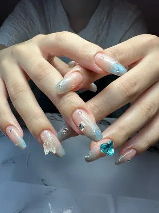 ネイル 新山 聖のネイルデザイン