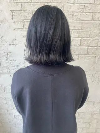 ミディアム カラー オリーブ/アッシュ やわらか透明感カラーのヘアスタイル