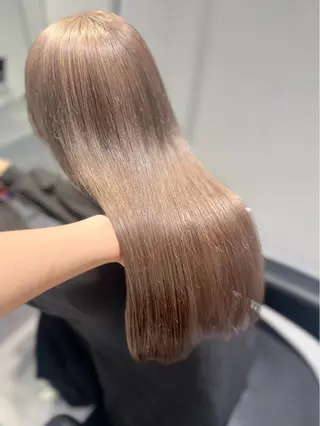 ロング カラー 🫧うる艶トレンド 🫧透明感カラーのヘアスタイル