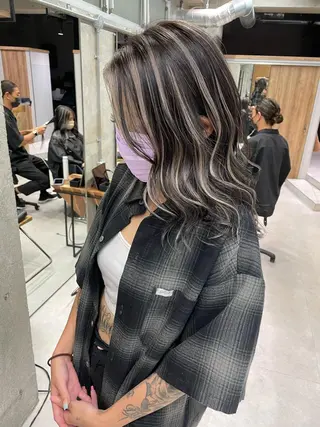 ミディアム カラー タナカ タクヤのヘアスタイル