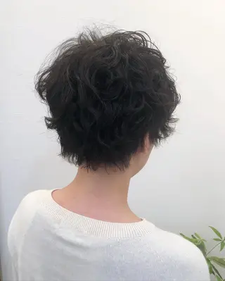 パーマ ツノガイ エリのヘアスタイル