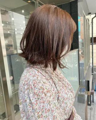 ミディアム カラー オリーブ/アッシュ やわらか透明感カラーのヘアスタイル