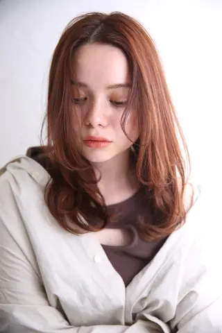 セミロング カラー 佐藤 花帆のヘアスタイル