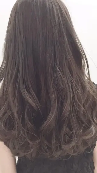 ロング カラー 浅野 順一のヘアスタイル