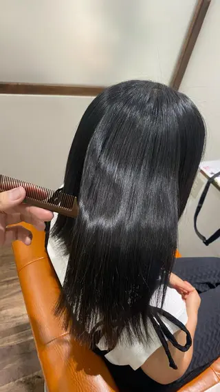 セミロング 🫧美髪矯正のプロ 🫧宇山のヘアスタイル