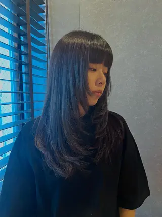 セミロング レイヤー／前髪／顔 周りakaneのヘアスタイル