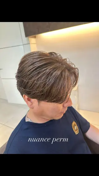 ミディアム パーマ 海外風センターパート 健人のヘアスタイル