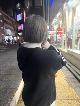 ショート カラー ヘアアレンジ mina 🐈‍⬛ ラフな似合わせヘアのヘアスタイル