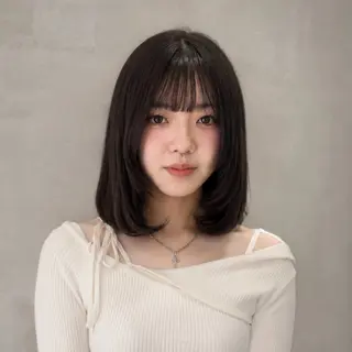 ミディアム Something MOMOKAのヘアスタイル