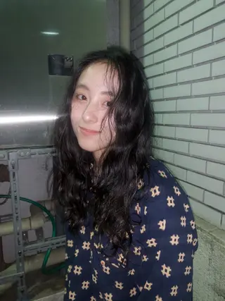 ロング カラー yiye shioriのヘアスタイル
