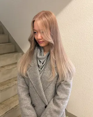 ロング 垢抜け透明感カラー 🧚🏻♀️ミユウのヘアスタイル